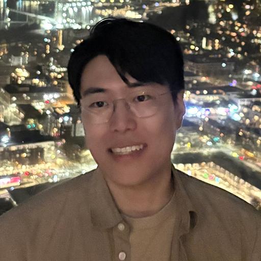 headshot photo of Jiwoo Hong